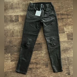 NWT Umgee Pants with Zip at Bottom